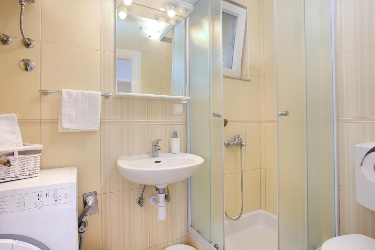 Apartments By The Sea Podgora, Makarska - 2594 外观 照片